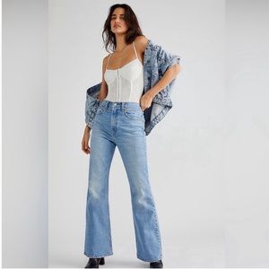 LEVI'S Premium 70s High Rise Flare Denim Jeans in Marine Babe Light Wash size 25